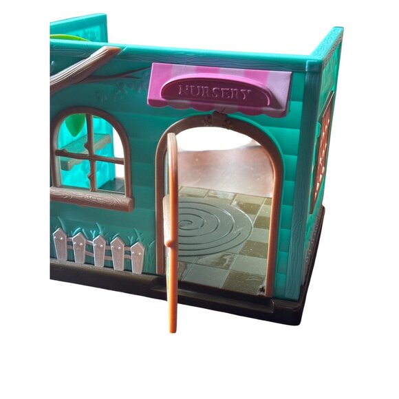 LiL Woodzeez Luvs & Hugs Nursery Daycare Playset Dollhouse - Picture 5 of 6